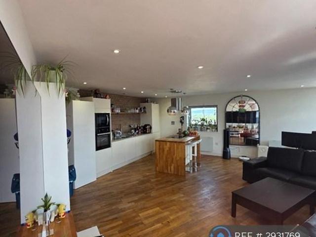 House for rent in Falcon Lodge, Wales