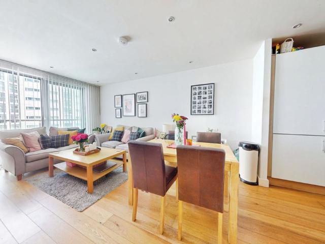 Apartment for rent in Falcon Lodge, Wales