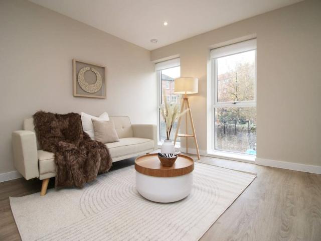 Apartment for rent in Cardiff Bay, Falcon Lodge
