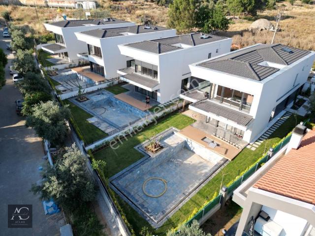 Kuşadasi, Aydin içerisinde satılık Villa