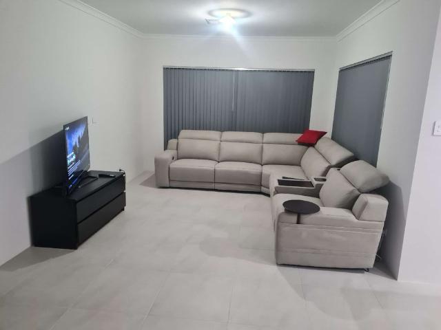 Room for rent in Butler, Western Australia