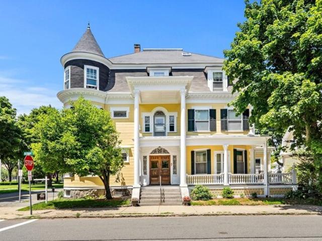 House for sale in Beverly, Essex County