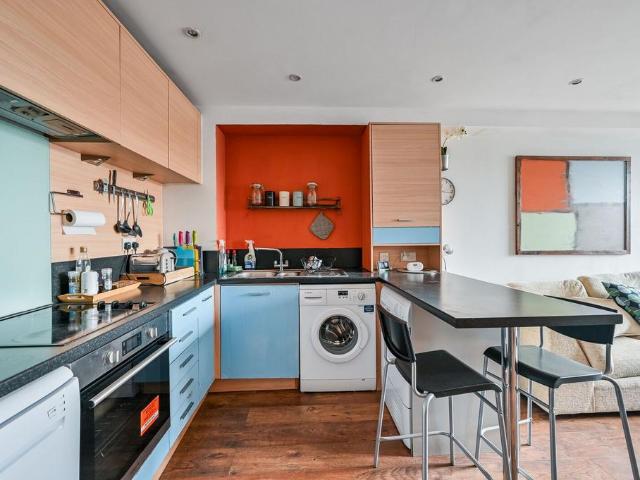 Apartment for rent in Charlton, Greater London