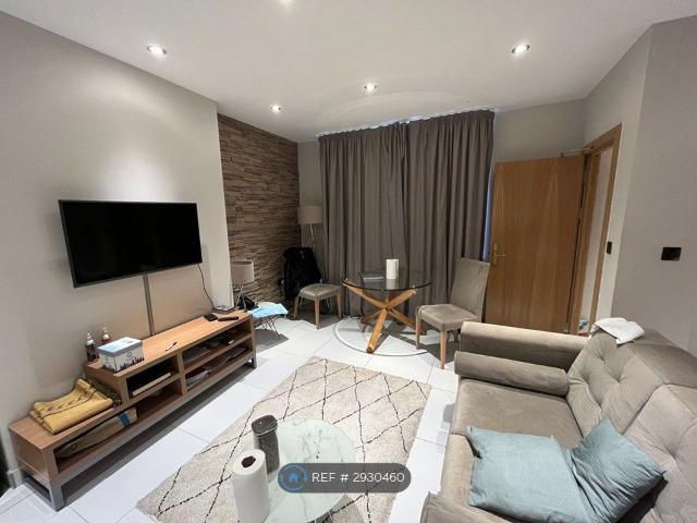 Studio for rent in West Yorkshire