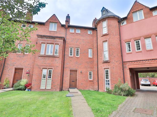 Apartment for rent in Burtonwood and Westbrook, Warrington