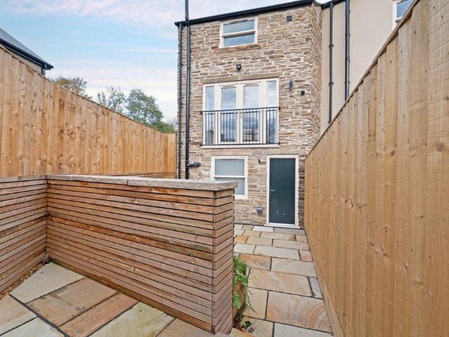 House for rent in Horwich End, High Peak