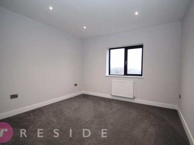 Apartment for rent in Burnedge, Greater Manchester