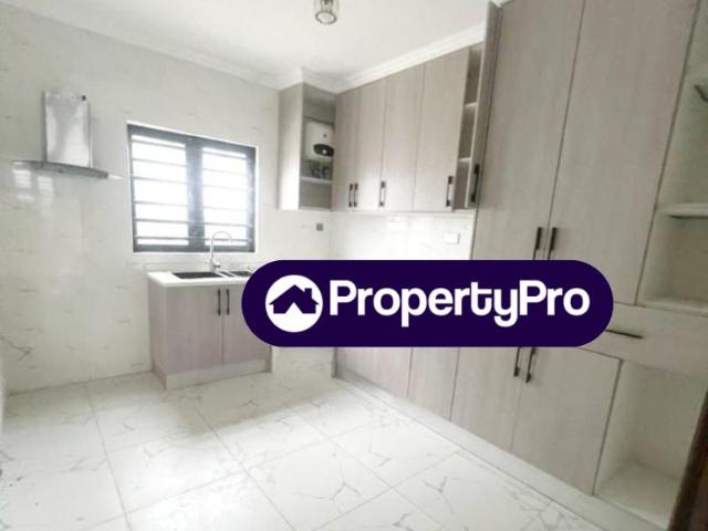 House for sale in Surulere