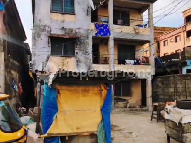 House for sale in Surulere