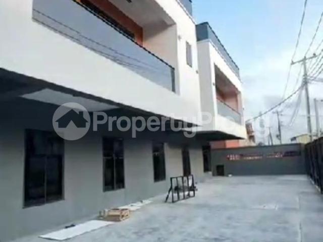 House for sale in Surulere