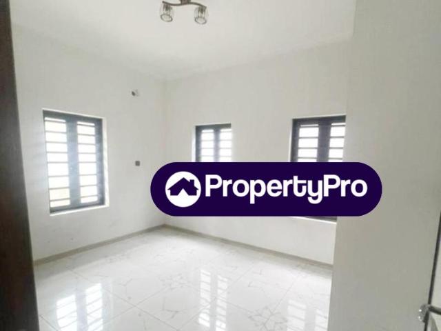 House for sale in Surulere
