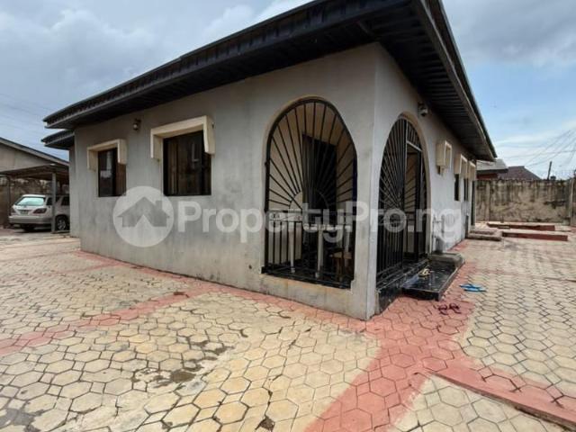 Bungalow for sale in Abule Egba, Yewa North