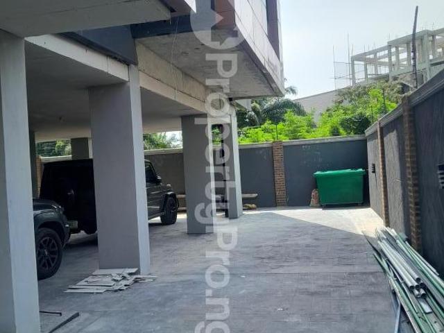 House for sale in Eti Osa, Abuja