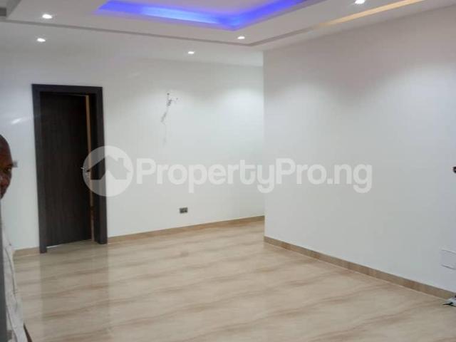 House for sale in Surulere