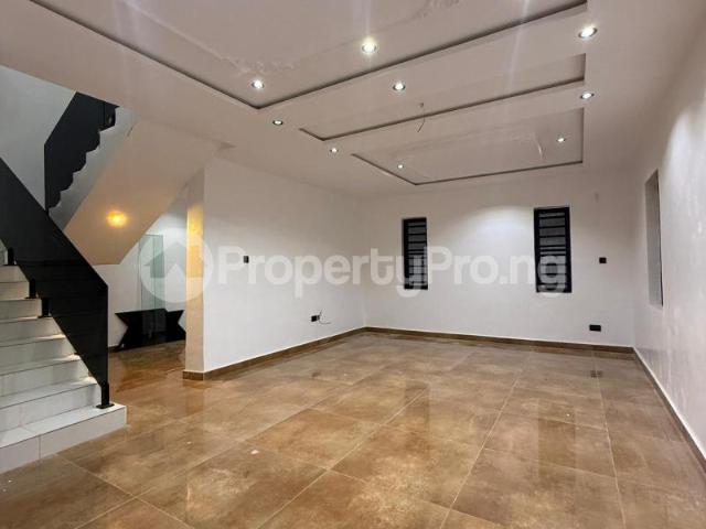 Duplex for sale in Ojo