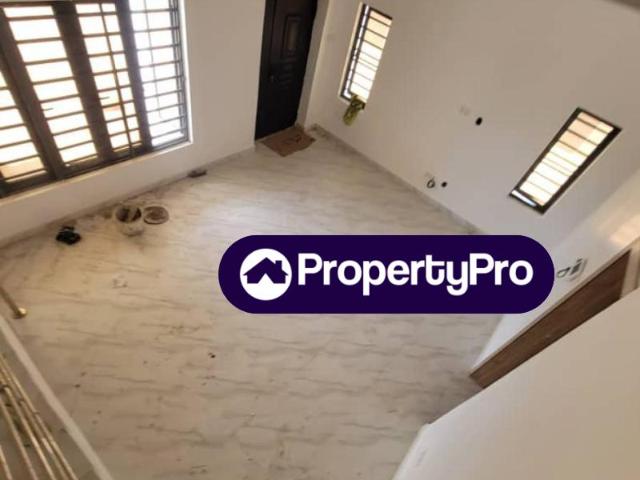 House for sale in Surulere