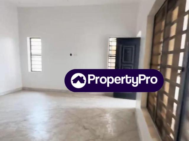 House for sale in Surulere