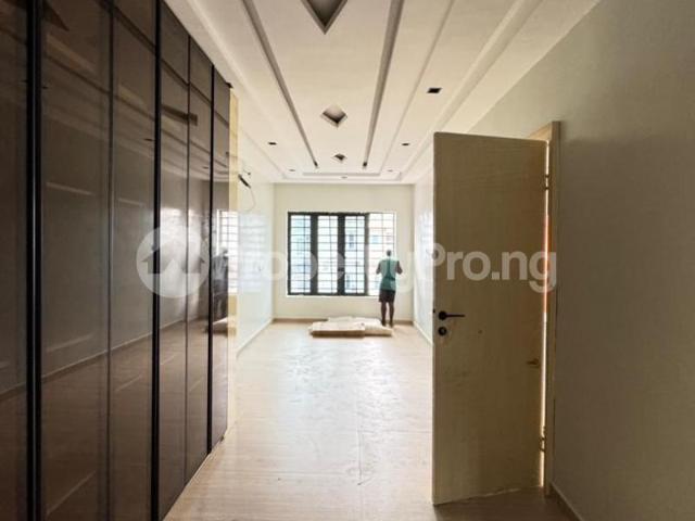 House for sale in Shomolu, Abuja