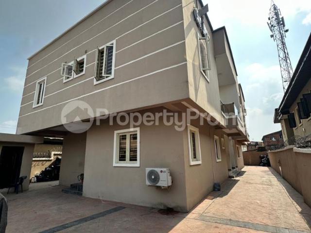 House for sale in Surulere , Abuja