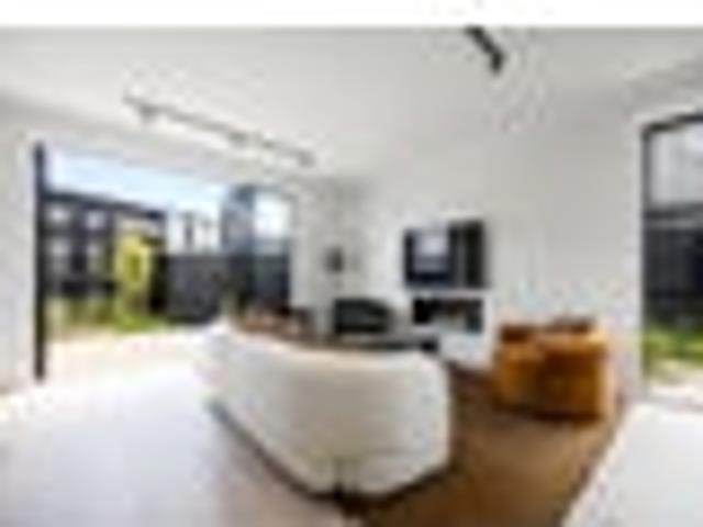Townhouse for sale in Penihana North, Waitākere Ranges