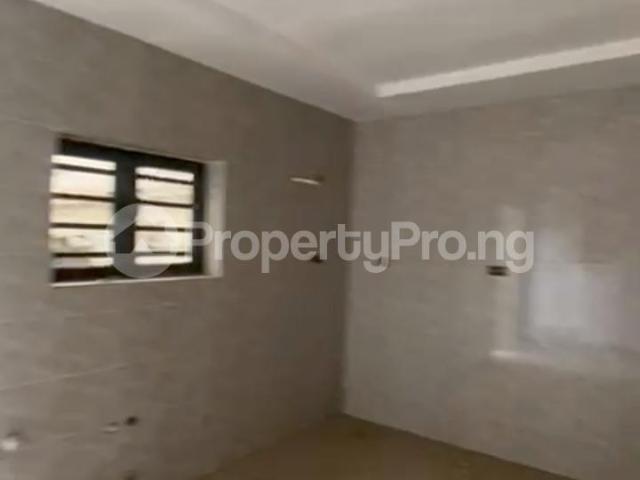House for sale in Shomolu, Abuja