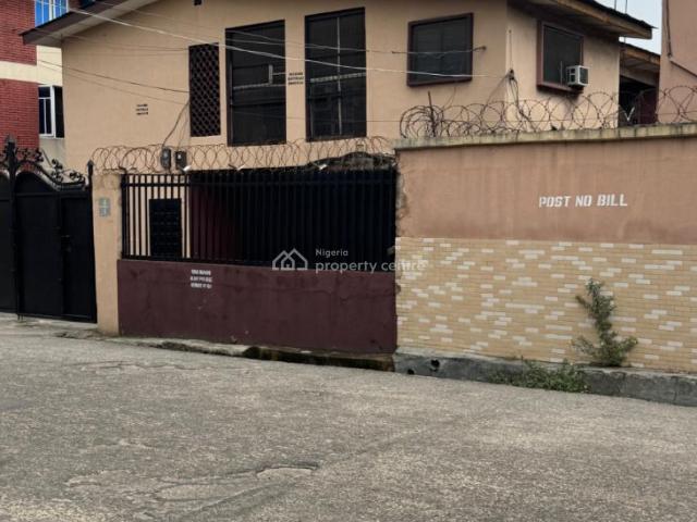 Flat for sale in Surulere , Surulere