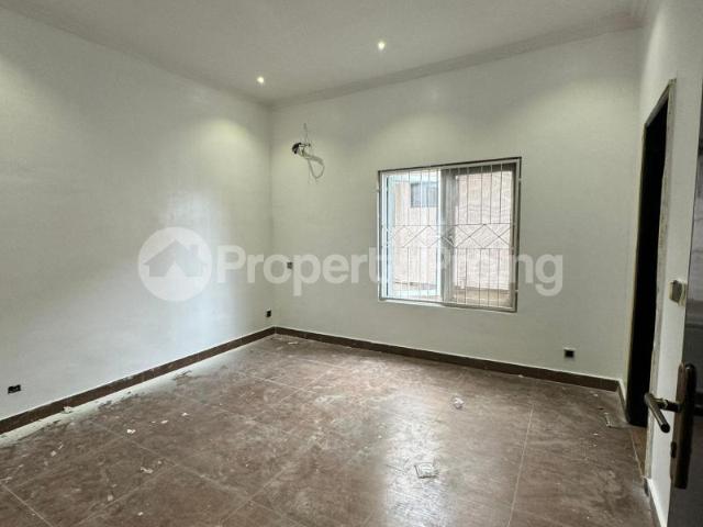 House for sale in Surulere