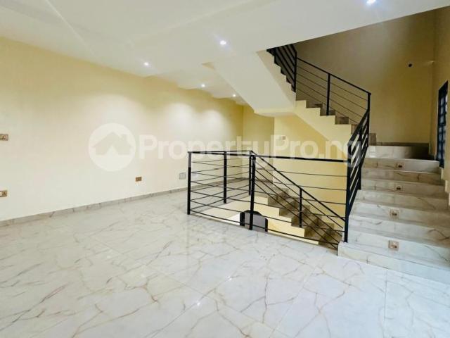 House for sale in Surulere