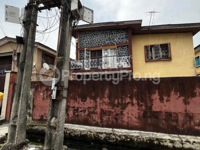 House for sale in Surulere