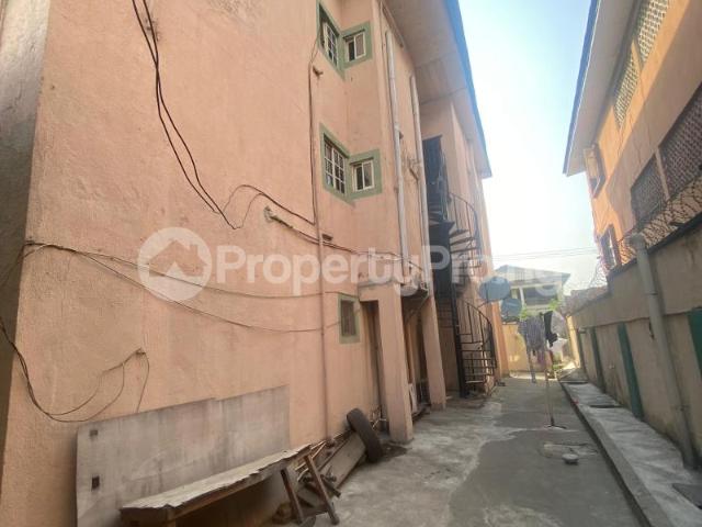 House for sale in Surulere