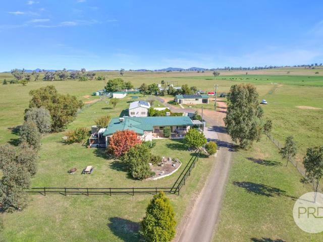 Cottage for sale in Piallamore, New South Wales