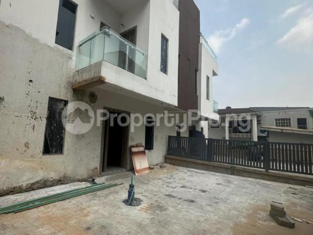 House for sale in Eti Osa, Abuja
