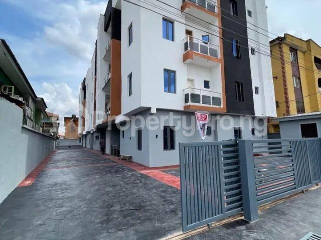 House for sale in Surulere