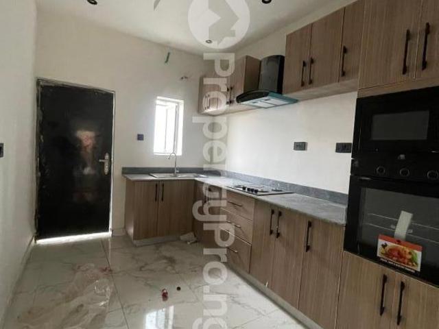 House for sale in Shomolu, Abuja