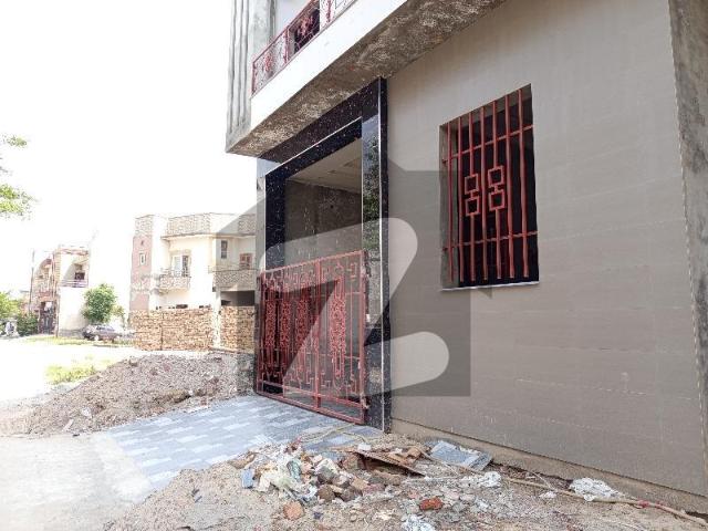 House for sale in Faisalabad, Islamabad Capital Territory
