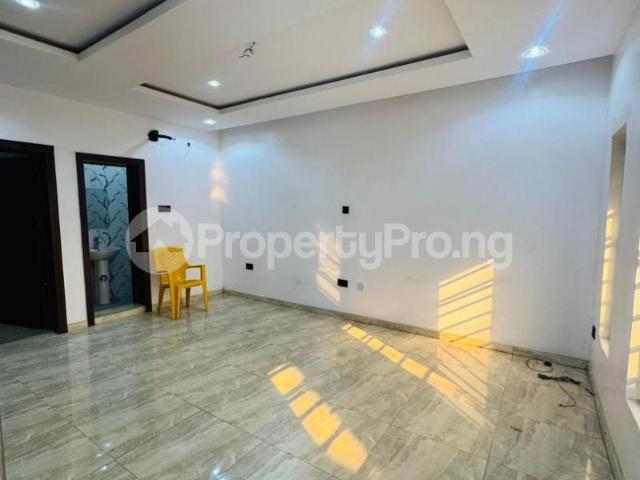 House for sale in Shomolu, Abuja