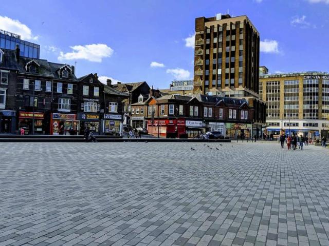 Apartment for sale in Spring Park, Luton