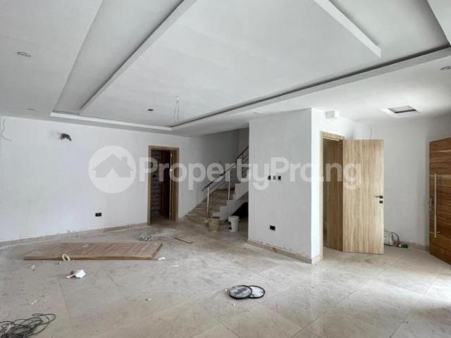 House for sale in Surulere