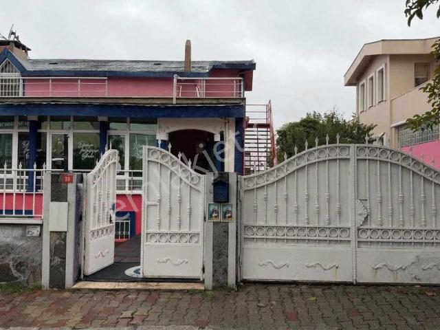 Cumhuriyet Mahallesi, Büyükçekmece içerisinde satılık Villa
