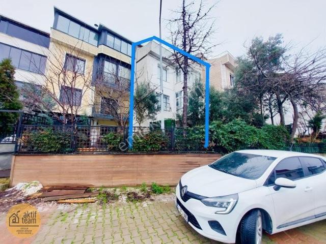 Cumhuriyet Mahallesi, Büyükçekmece içerisinde kiralık Villa