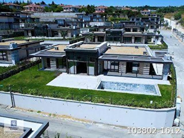 İstanbul Merkez içerisinde satılık Villa