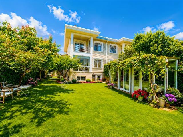 Bahçelievler Mahallesi, Büyükçekmece içerisinde satılık Villa