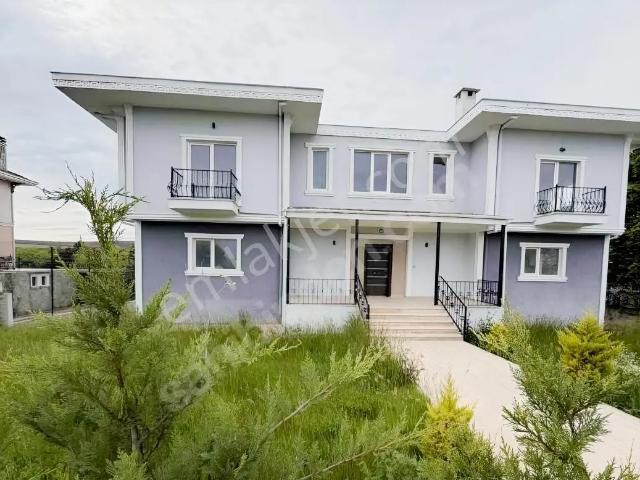 Tepecik, Büyükçekmece içerisinde satılık Villa