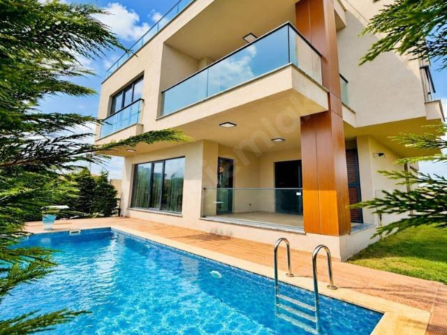 Kumburgaz Mahallesi, Büyükçekmece içerisinde satılık Villa