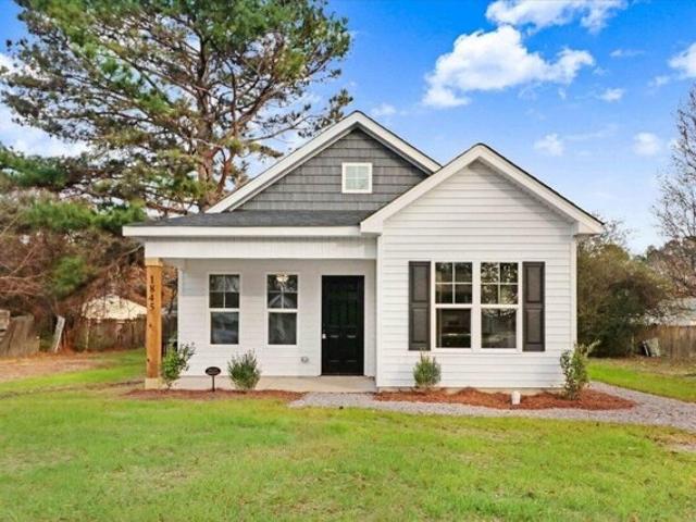 House for sale in Clinton