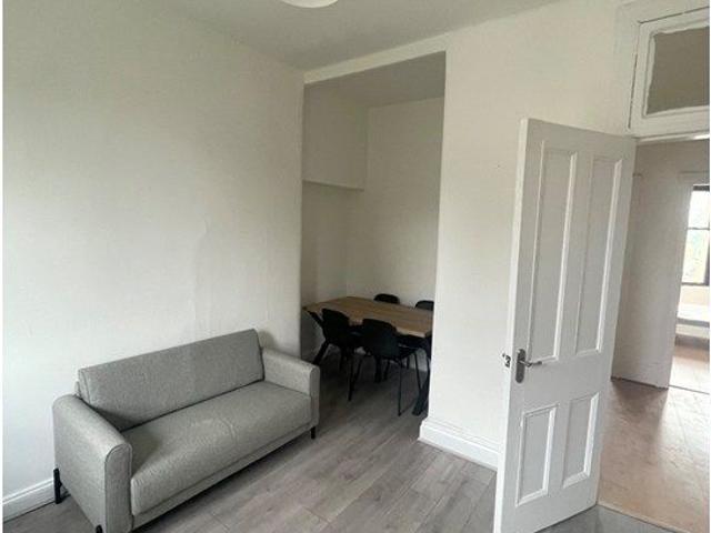 Apartment for rent in Dowanhill, Scotland