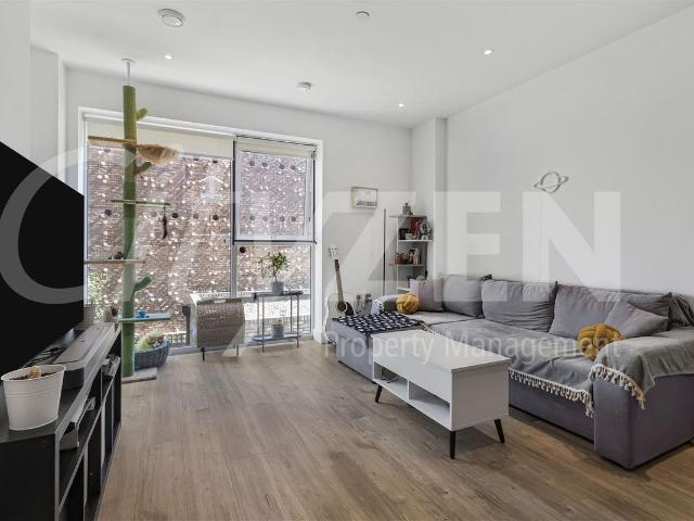 Apartment for rent in Greenhill, Greater London
