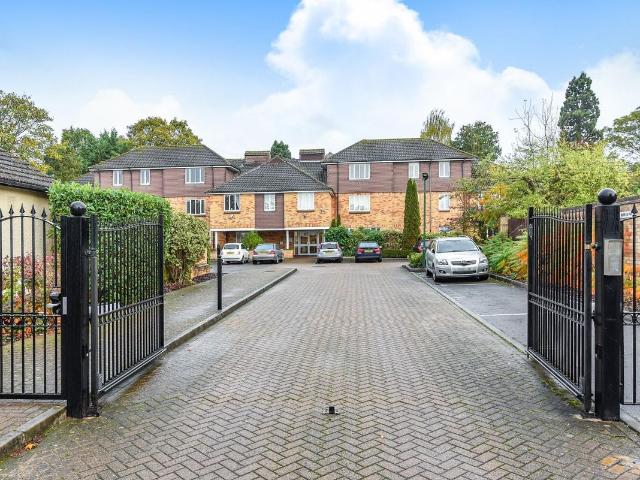 Apartment for rent in Clewer Green, Windsor