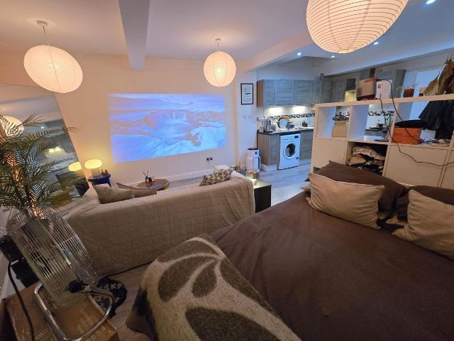 Studio for rent in Wealdstone, Greater London