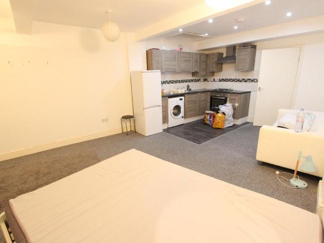 Studio for rent in London Borough of Harrow, Greater London